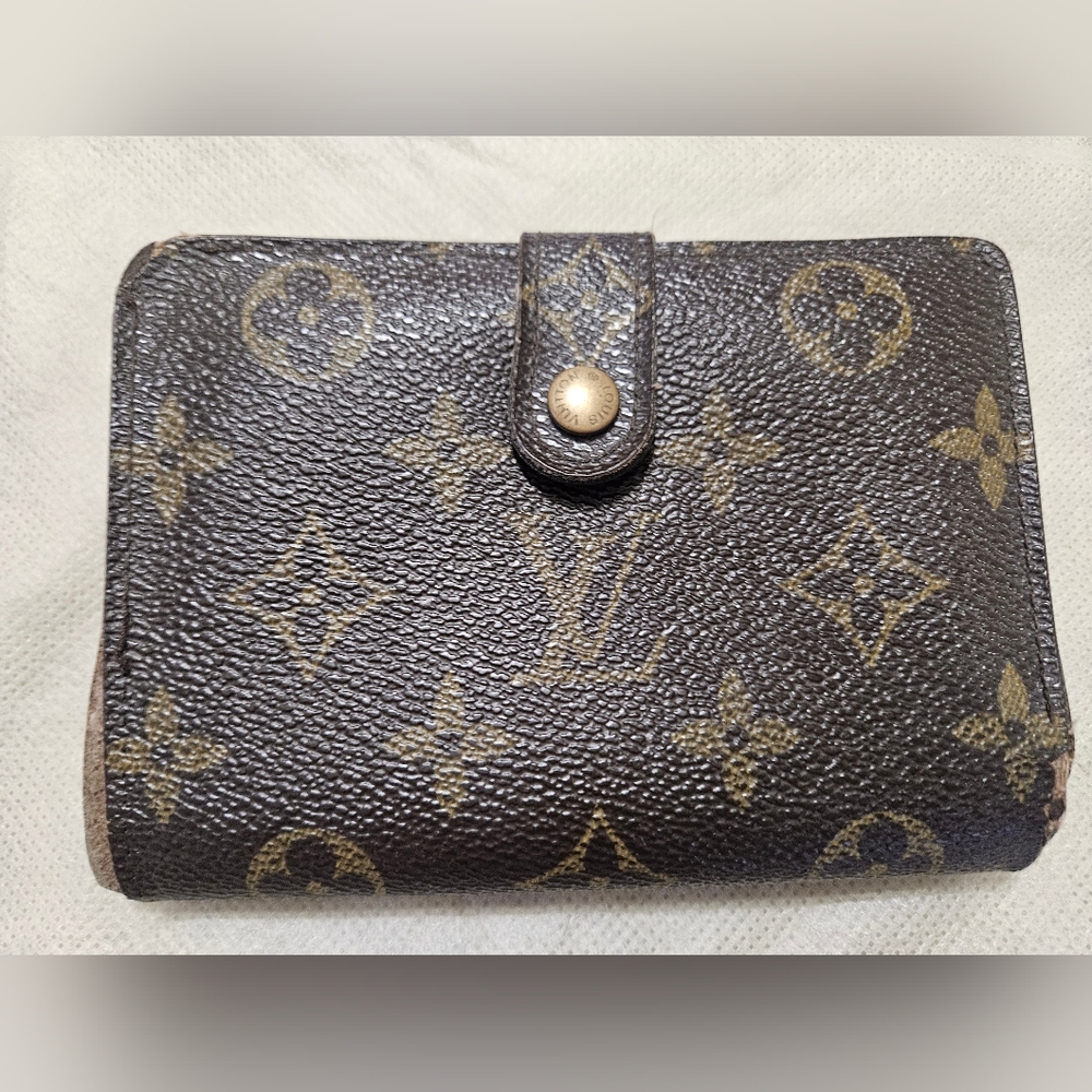 ⭐️COA⭐️ Pre-loved Louis Vuitton Monogram Wallet